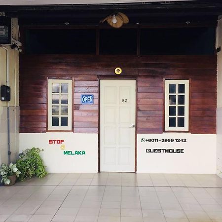 Stop @Melaka Guesthouse Extérieur photo